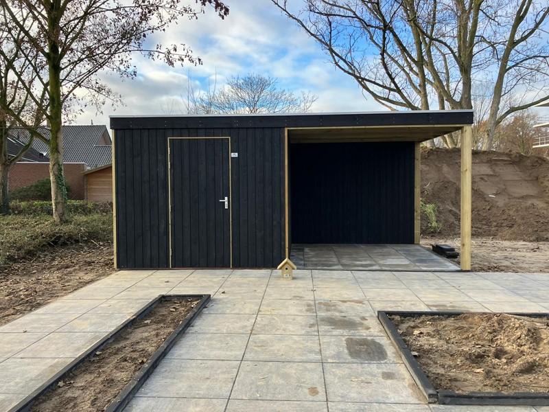 Schuur platdak + overkapping Rijssen