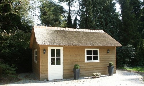 Tuinhuis zadeldak met riet Rotterdam