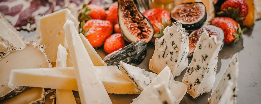 Zo combineer je kaas met fruit voor verrassende zomergerechten
