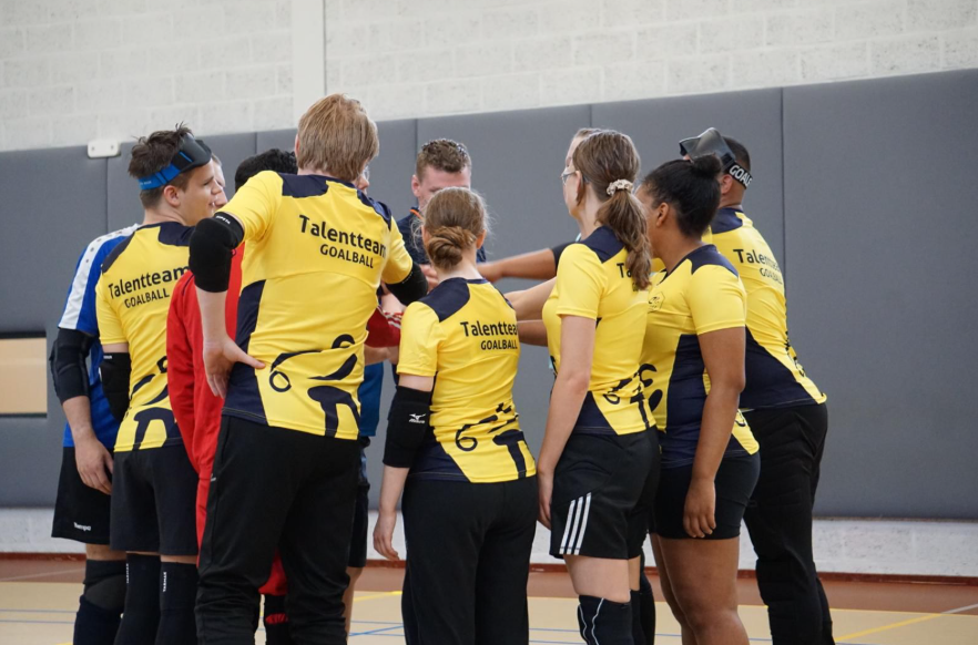 groepsfoto van het talententeam van de cruyff foundation
